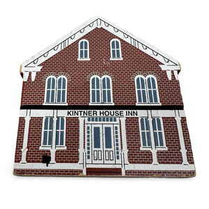 The Cat’s Meow Kintner House Inn Bed & Breakfast Series Wooden Shelf Sitter 1996